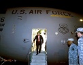 Министр обороны США Роберт Гейтс прибыл на встречу с командующим силами США в Ираке, генералом Ллойдом Остином. Багдад, Ирак. Фото: AP