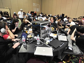 Конференция хакеров Defcon 18. Фото: nateOne/flickr.com