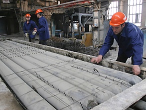 Большое  сокращение произошло в промышленности стройматериалов.  Фото: РИА Новости