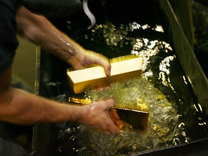 Золото по оттимистичным прогнозам может подорожать до 1300 долл. за тройскую унцию. Фото: РИА Новости