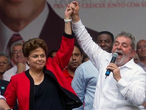 Самый популярный в истории Бразилии президент Лула да Силва пообещал сменить свою фамилию на фамилию своей ставленницы, бывшей партизанки Дилмы Русефф. Фото: AP