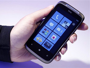 Смартфоны под управлением ОС Windows Phone 7 скоро поступят в продажу в США, странах Европы и Азии. Фото: АР