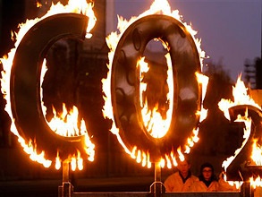 Россия накопила слишком много квот по выбросам парникового газа и может потерять более 50 млрд евро, если протокол продлят на второй срок без переноса квот. Фото: AP