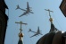 Турбовинтовые стратегические бомбардировщики-ракетоносцы Ту-95 пролетают над Покровским Собором во время Парада в честь 65-й годовщины Победы в Великой Отечественной войне. Фото: РИА Новости