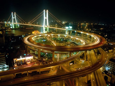 Многоуровневая развязка в Шанхае. Фото: shanghai.gov.cn