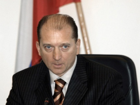 Губернатор Артяков на выходные летал в Москву, заказывая чартерные рейсы. Фото: Митя Алешковский