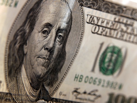 Ожидания низких процентных ставок в США сделали американский доллар новой валютой фондирования для спекулянтов forex. Фото: Григорий Собченко/BFM.
		<!--