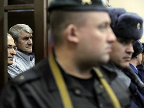 Михаил Ходорковский и Платон Лебедев на заседании суда. Фото: РИА Новости