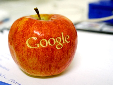 Google создаст своего голосового помощника