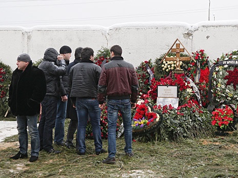 Могила «криминального авторитета» Аслана Усояна на Хованском кладбище. Фото: РИА Новости