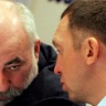 Виктор Вексельберг и Олег Дерипаска во время пресс-конференции. Фото: AFP