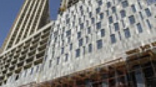 "Дом на Мосфильмовской" теперь стоит на 25% дешевле. Фото: ИТАР-ТАСС