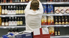 Российские законотворцы предлагают изъять алкогольную продукцию «из визуального ряда». Фото: РИА Новости