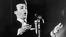 Одним из первых советских лауреатов конкурса в Сопоте стал в 1964 году Иосиф Кобзон. Фото: ИТАР-ТАСС