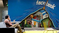 IPO соцсети Facebook стало самым крупным среди интернет-компаний. Фото: АР